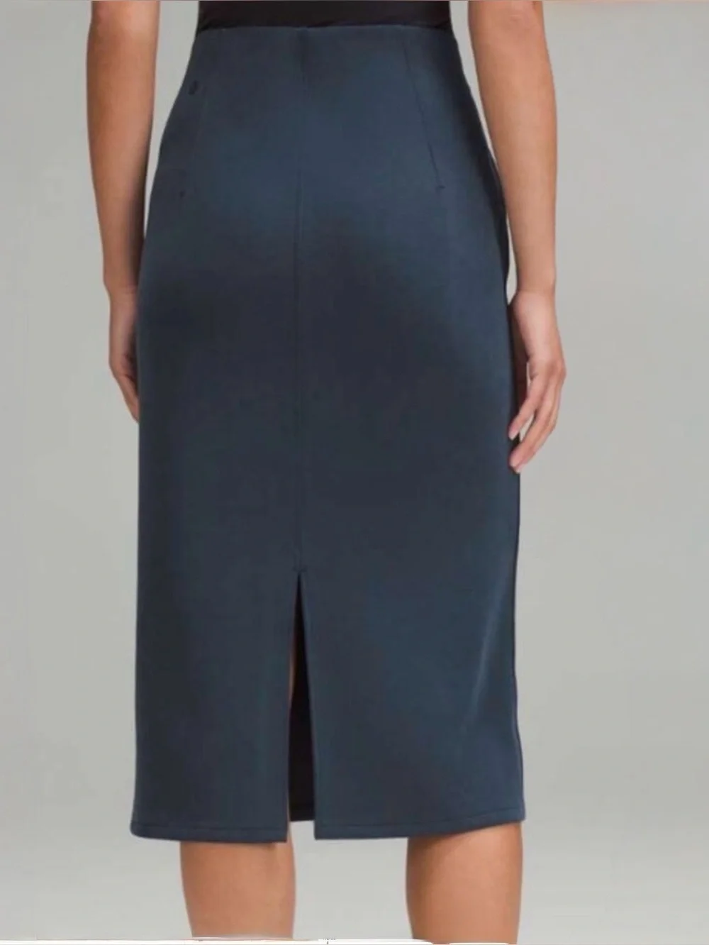 LULULEMON, Softstreme High Rise Midi Skirt, Size 14